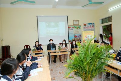 Một số hình ảnh học sinh trường THCS Mỹ Hưng giao lưu với BTC, diễn giả, nhà tài trợ của cuộc thi đóa hoa đồng thoại