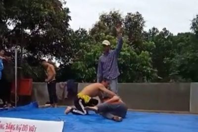 Hội vật mùa xuân ở xã Mỹ Hưng