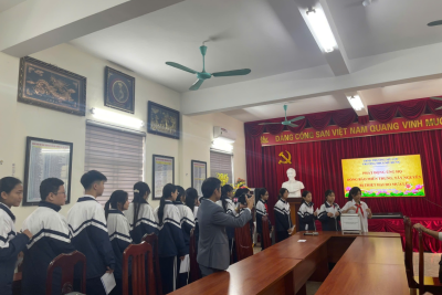 TRƯỜNG THCS MỸ HƯNG PHÁT ĐỘNG ỦNG HỘ ĐỒNG BÀO MIỀN TRUNG, TÂY NGUYÊN BỊ THỆT HẠI DO MƯA LŨ